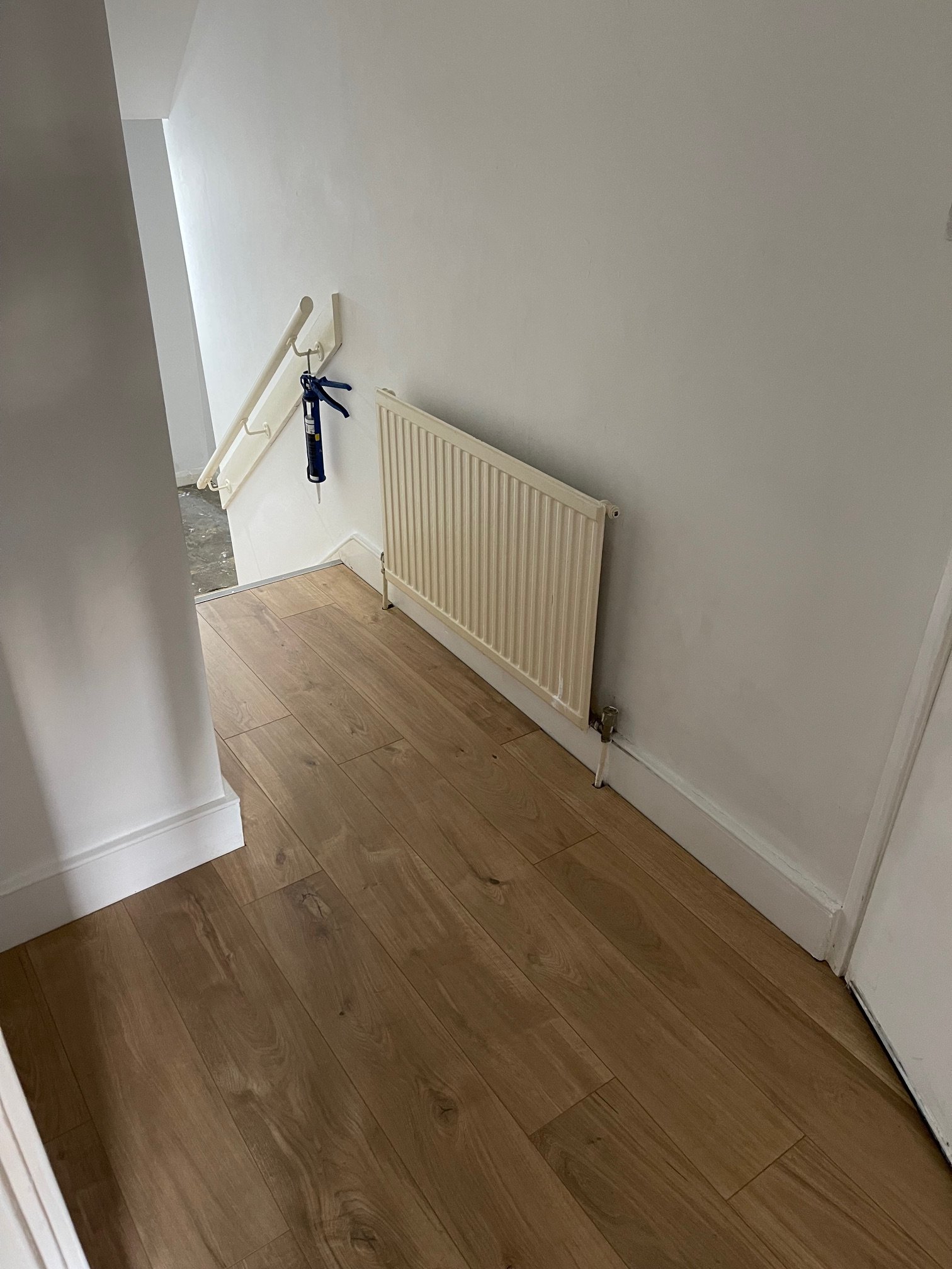 One-Bedroom Flat with Staircase - Image 9